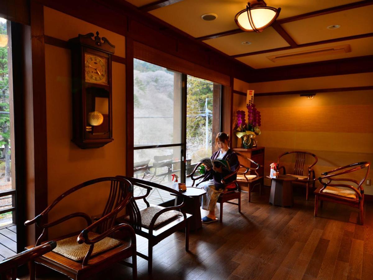 四万温泉 柏屋旅館 4*