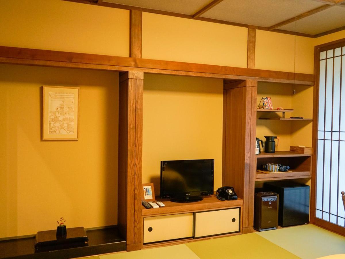 四万温泉 柏屋旅館 4*